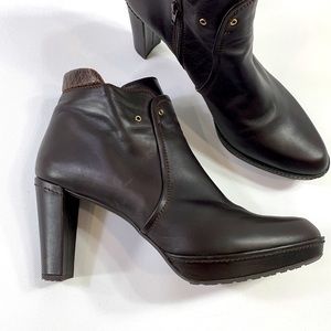 Stuart Weitzman Ankle Booties - Brown Leather - Never Worn!